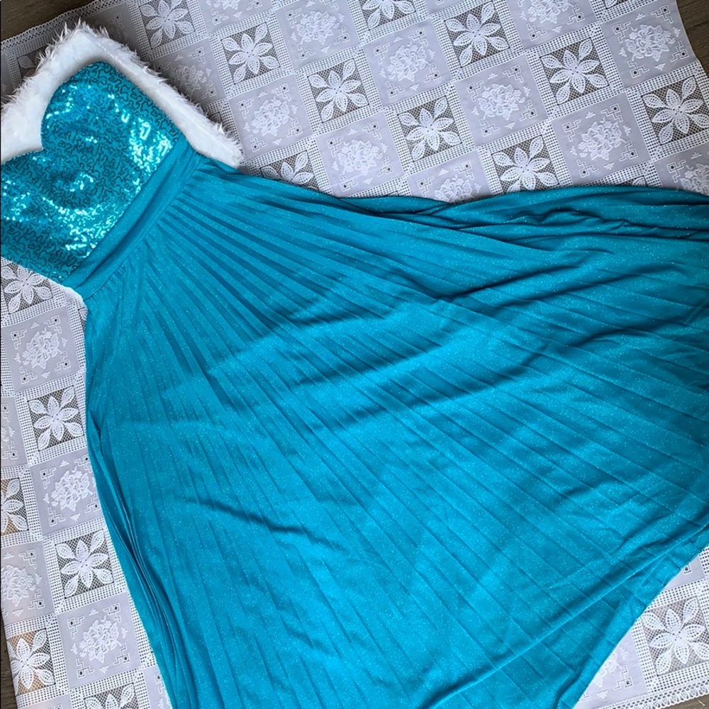 Blue dress